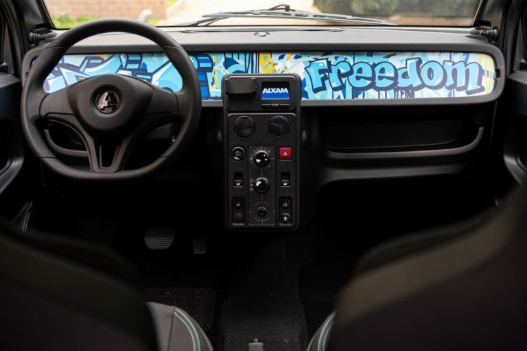 Véhicule sans permis Aixam Easy dès 14 ans - Tableau de bord intérieur